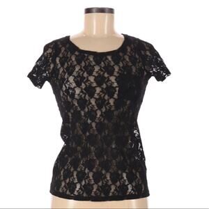 Splendid lace rose top black size Medium